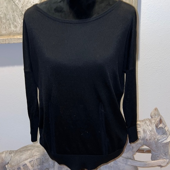 Ann Taylor light sweater back buttoned down black Sz M - Picture 1 of 7